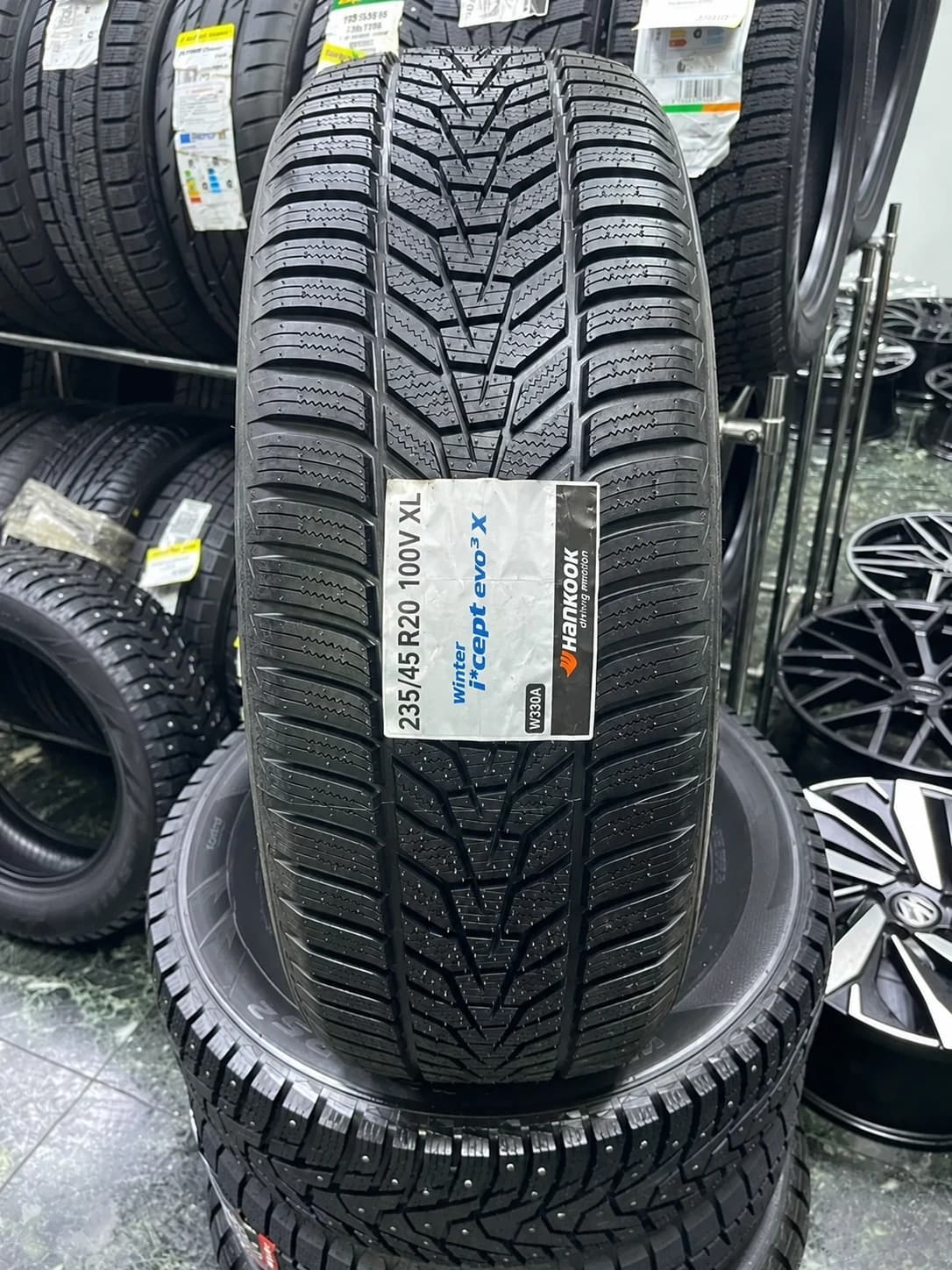 Hankook W330A i cept Evo3 235/45 R20 100V XL