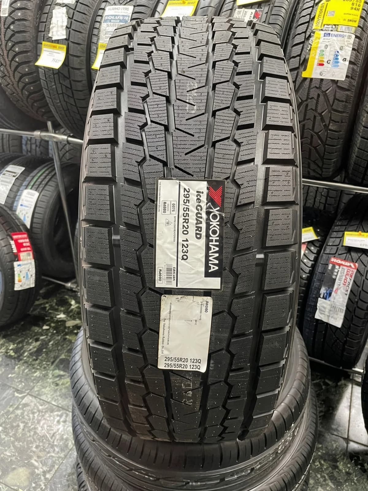 Yokohama Ice Guard SUV G075 295/55 R20 123Q