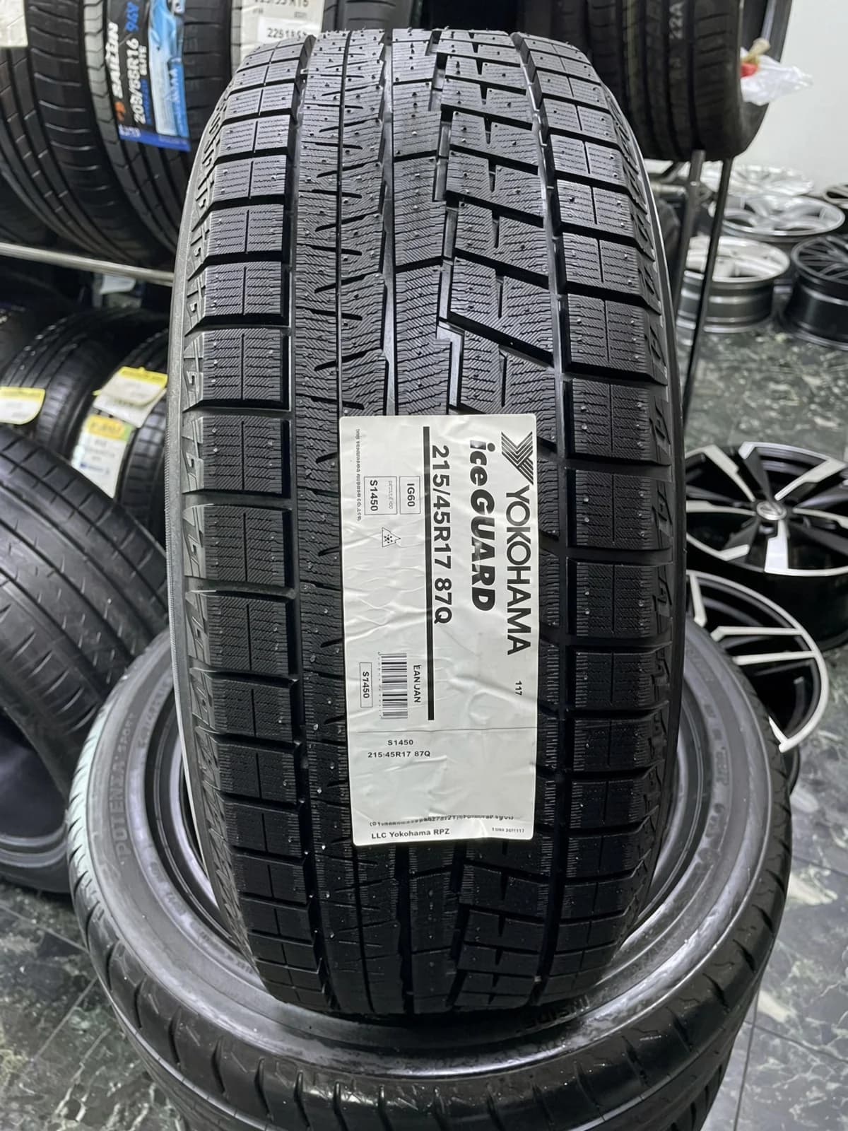 Yokohama Ice Guard IG60 215/45 R17 87Q