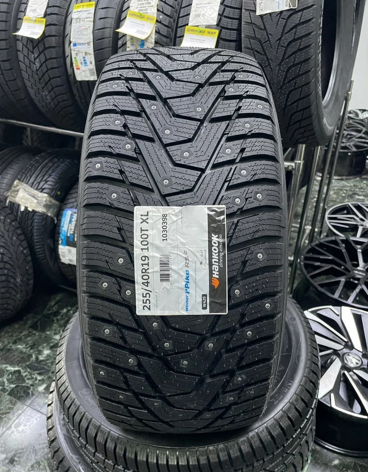 Hankook W429 i Pike RS2 255/40 R19 100T XL