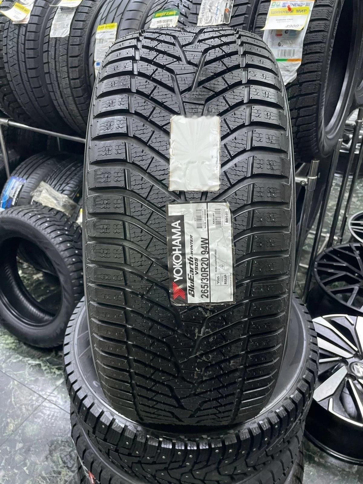 Yokohama W.Drive V905 265/30 R20 94W